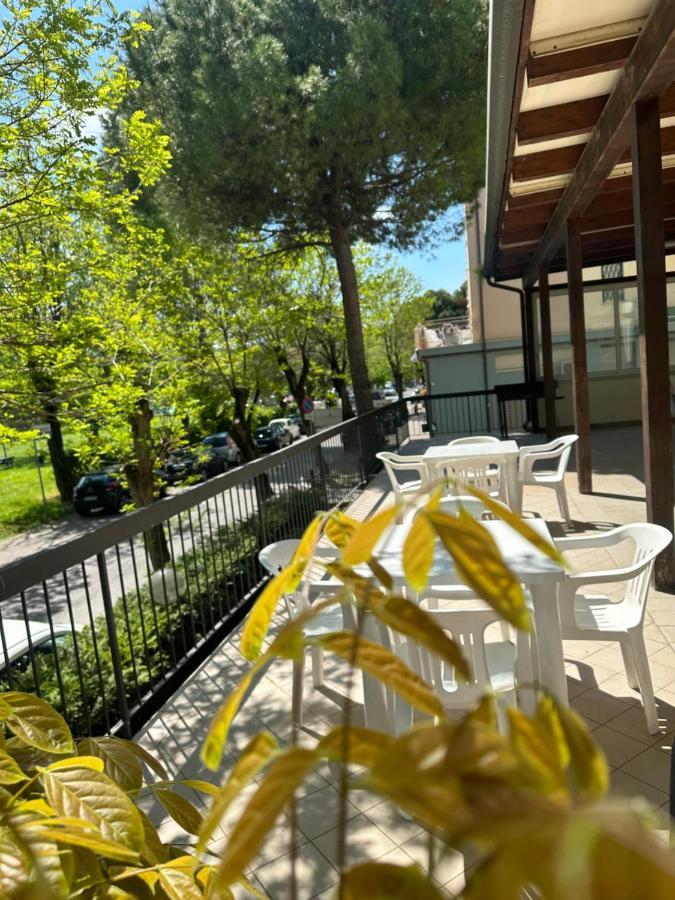 Albergo B&B Serafini ريميني المظهر الخارجي الصورة