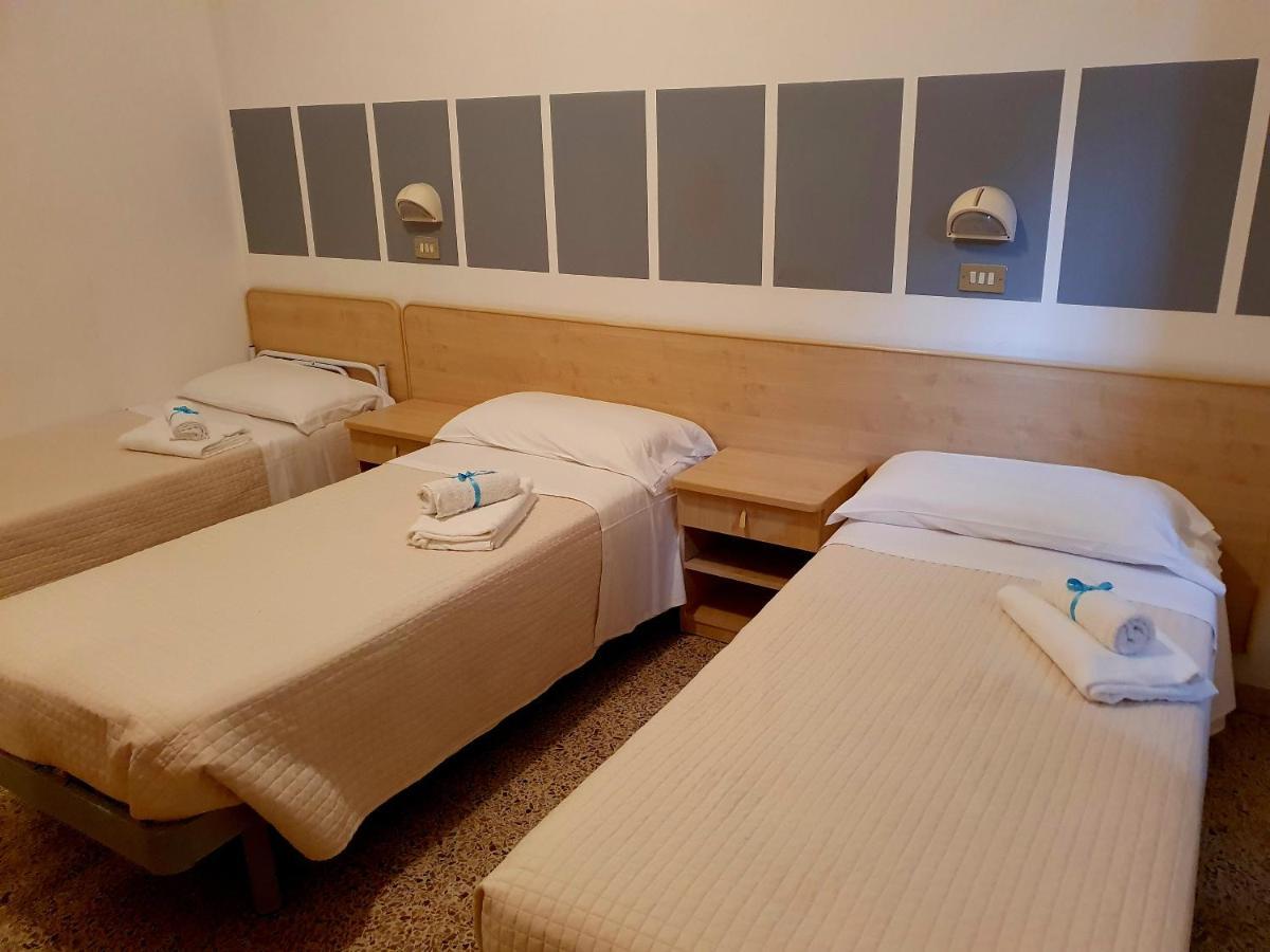 Albergo B&B Serafini ريميني المظهر الخارجي الصورة