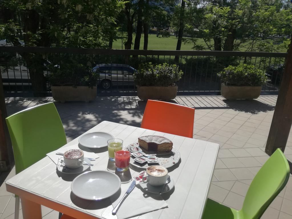 Albergo B&B Serafini ريميني المظهر الخارجي الصورة